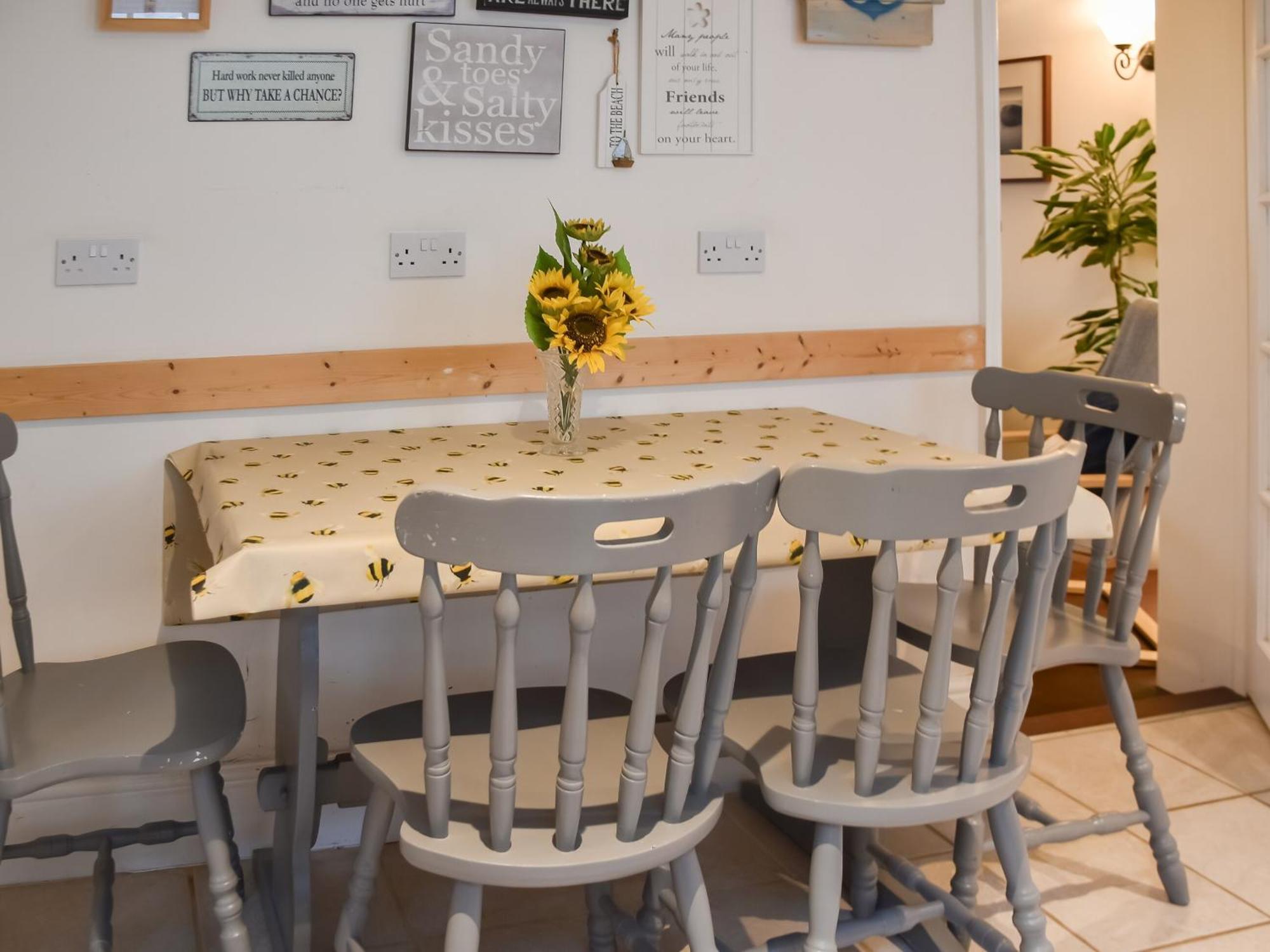 Whitestones Cottage 캐이스터 온 씨 외부 사진